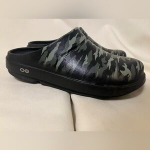 OOFOS OoCloog Limited Recovery Camp Slip On Clogs Women's 11 Men's 9